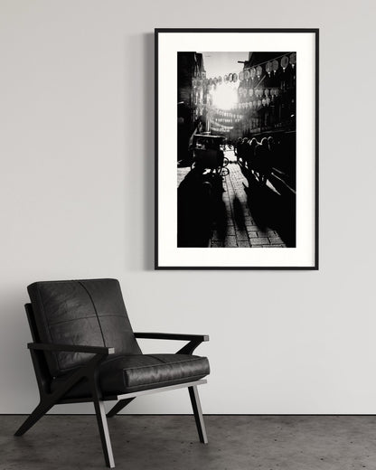Between the traﬃc / London China town - by Laurence Pang